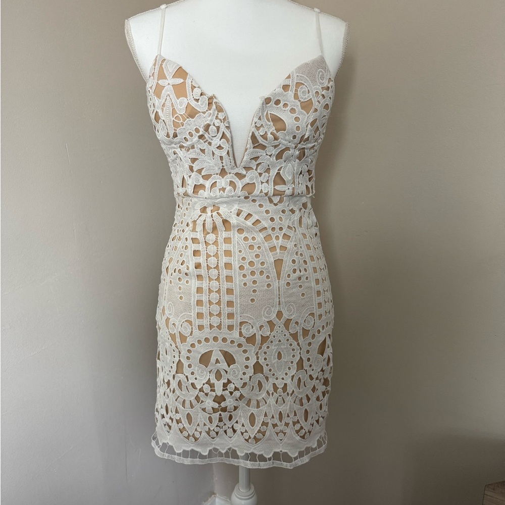 Elegant White Lace Dress
